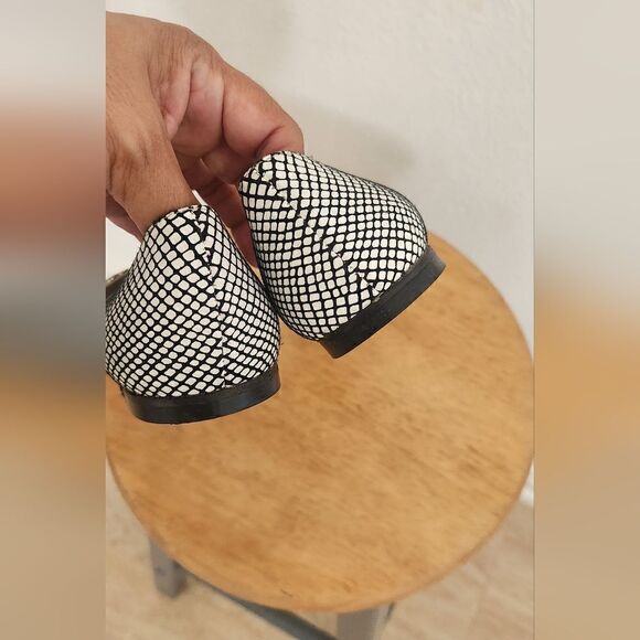 Halston Heritage Snake Leather Flats Size 8 - Picture 4 of 12